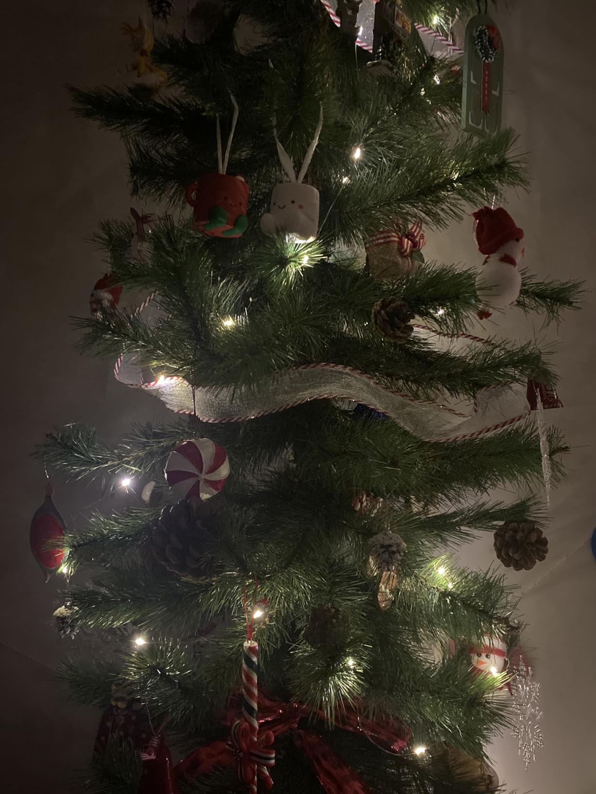 Minetom Curtain Lights, 300 LED Dimmable Fairy Lights Twinkle Lights with Remote and Timer, 8 Modes, USB Powered String Lights for Room Wall Party Xmas Indoor Decor, Warm White customer photo 2