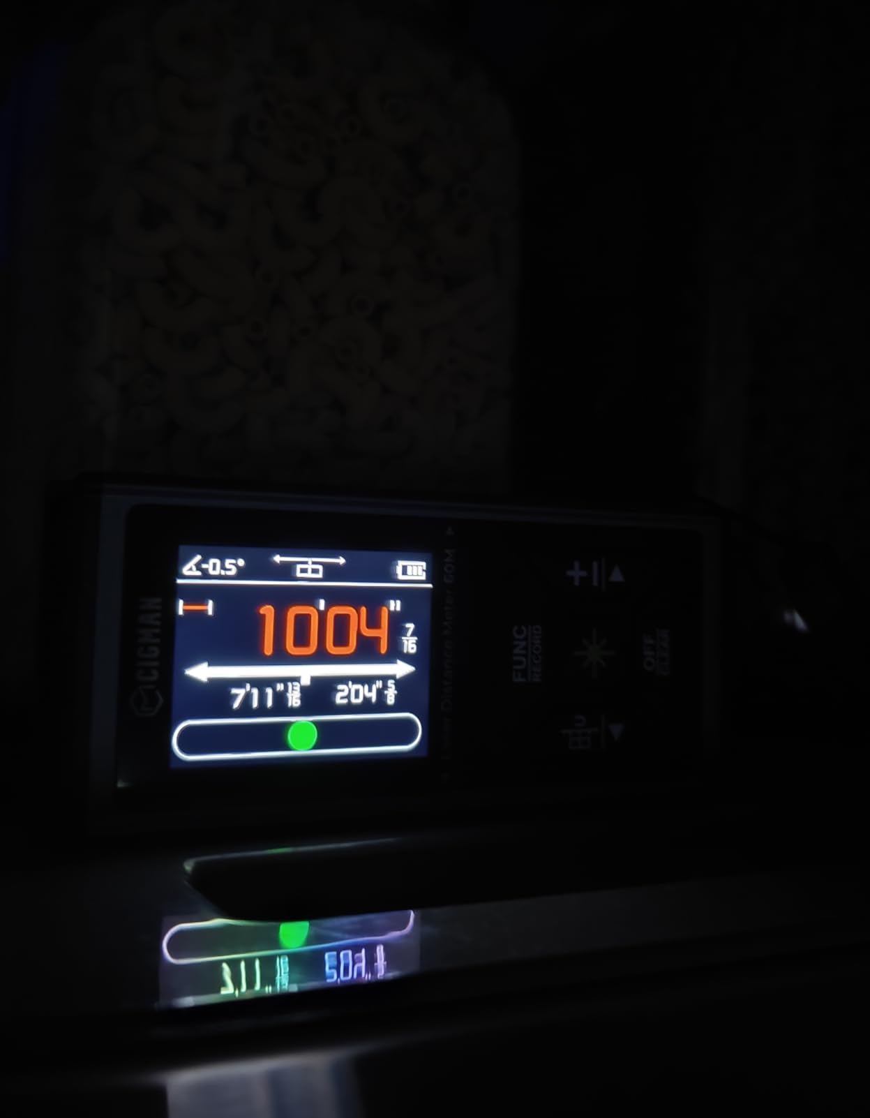 Laser Measurement Tool, CIGMAN 393ft/120M Bilateral Green Laser Distance Measuring Tool Rechargeable with Bubble Level, Laser Measure with Ft/in/M Multiple Units, Backlit IPS, Pythagorean/Area/Volume customer photo 1