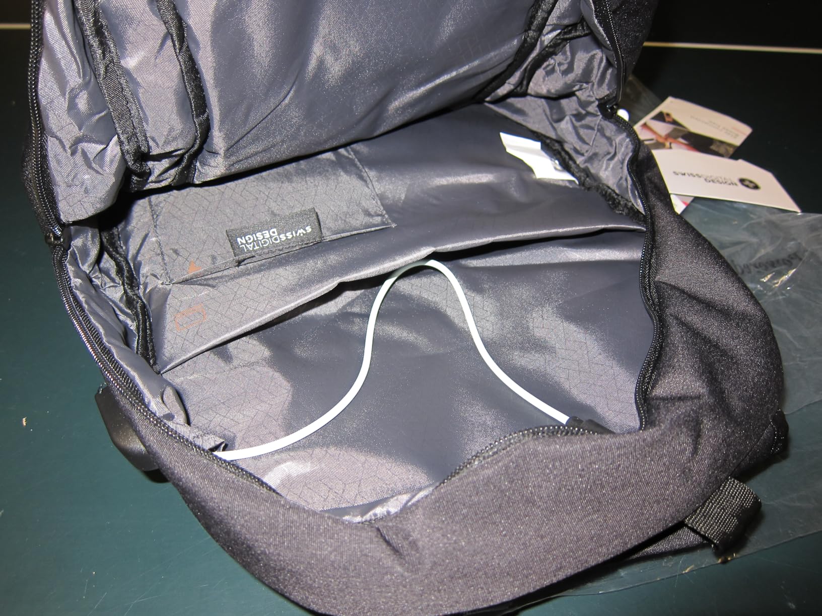 Swissdigital Design Men's 17 Inch Laptop Backpack with Apple Find My Network and USB Charging Port, Large Capacity Business Travel Backpack for College and Business Black | SD1643FB-01 customer photo 2