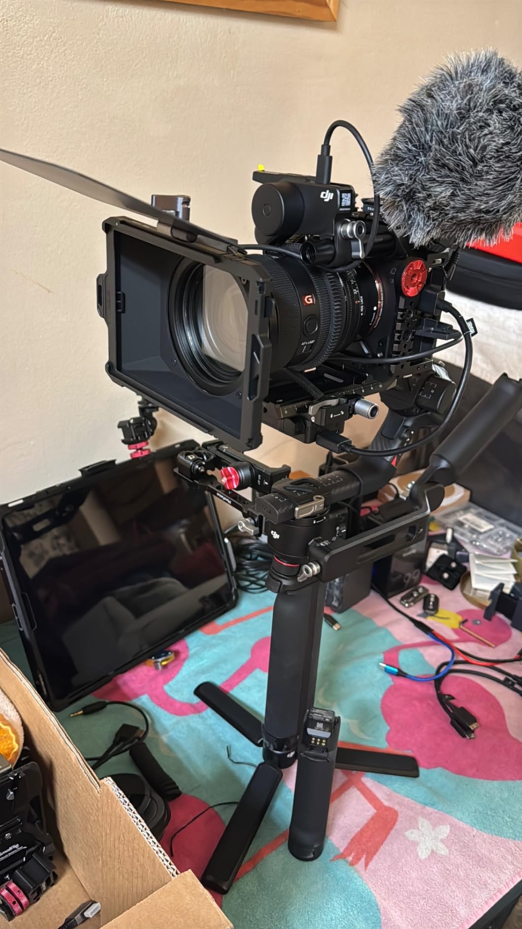 DJI RS 4 Pro Combo, 3-Axis Gimbal Stabilizer for DSLR & Cinema Cameras, Native Vertical Shooting, 4.5kg/10lbs Payload, Image Transmitter & Focus Pro Motor, Condenser Shotgun Microphone customer photo 1