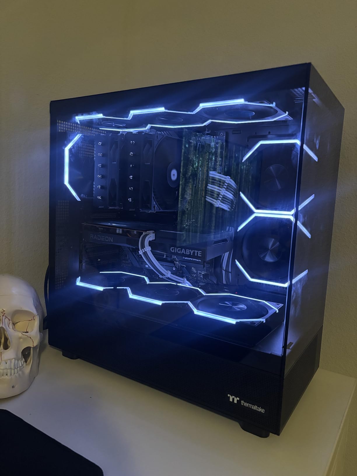 Thermaltake View 270 Plus TG ARGB Black Mid Tower E-ATX Case; 3x120mm ARGB Fans Included; Support Up to 360mm Radiator; Front & Side Dual Tempered Glass Panel customer photo 1