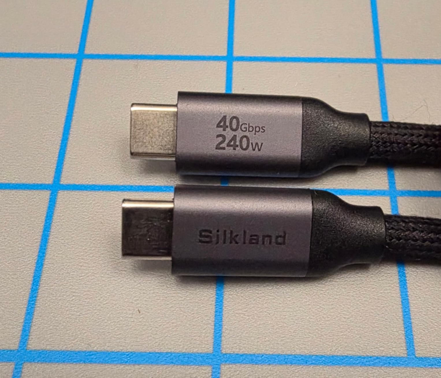 Silkland USB 4 for Thunderbolt 4 Cable 4FT, 40Gbps Data Sync, 8K/6K@60Hz, 240W Charging [USB-IF Certified] customer photo 2