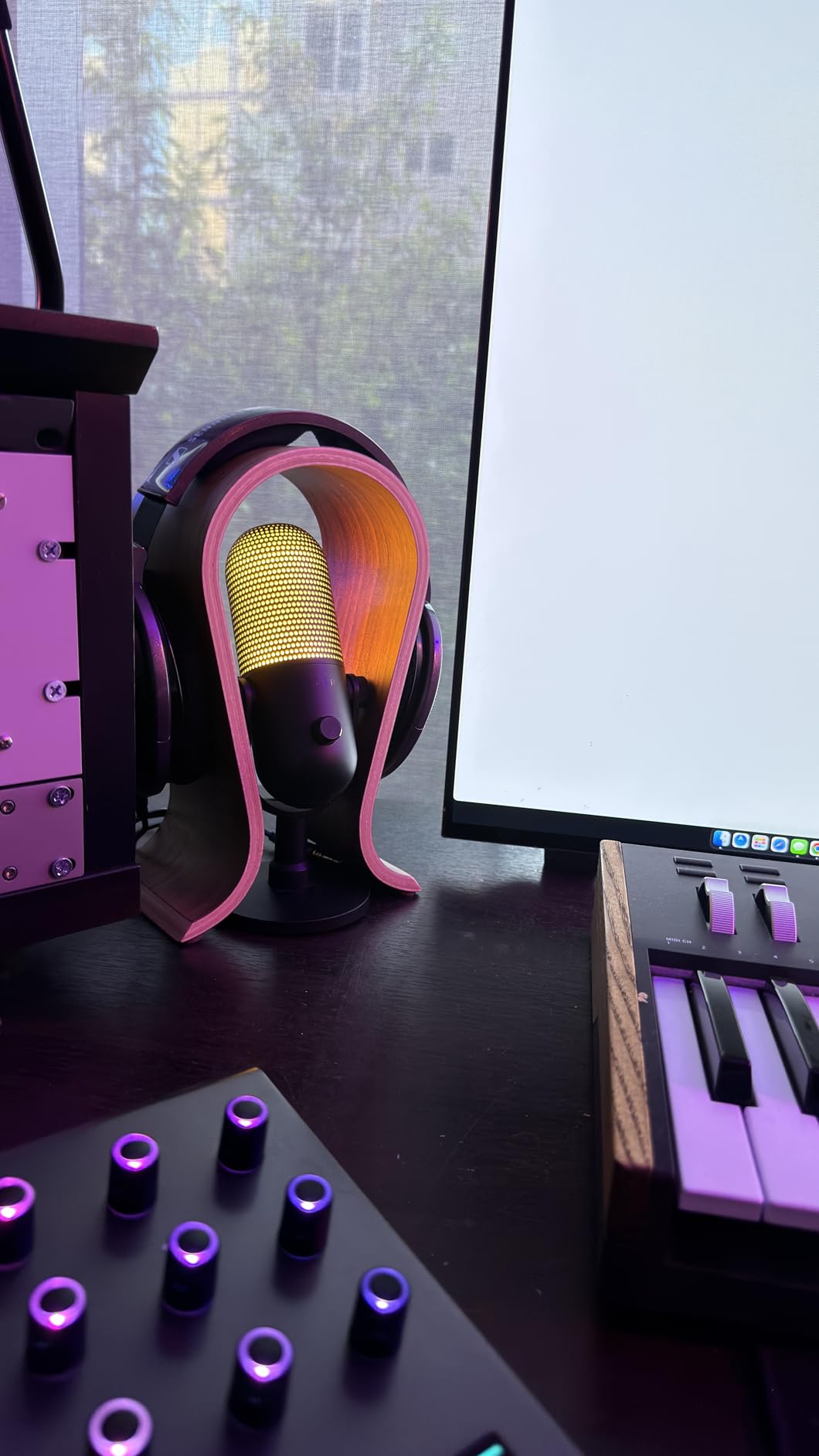 QWORK Wood Headphone Stand - Headset Holder, Arch Bridge Design - Universal Compatibility, Ear Headphones Hanger Holder, Stylish Desk Headset Holder for Headphones, Cables, Game Pads customer photo 1