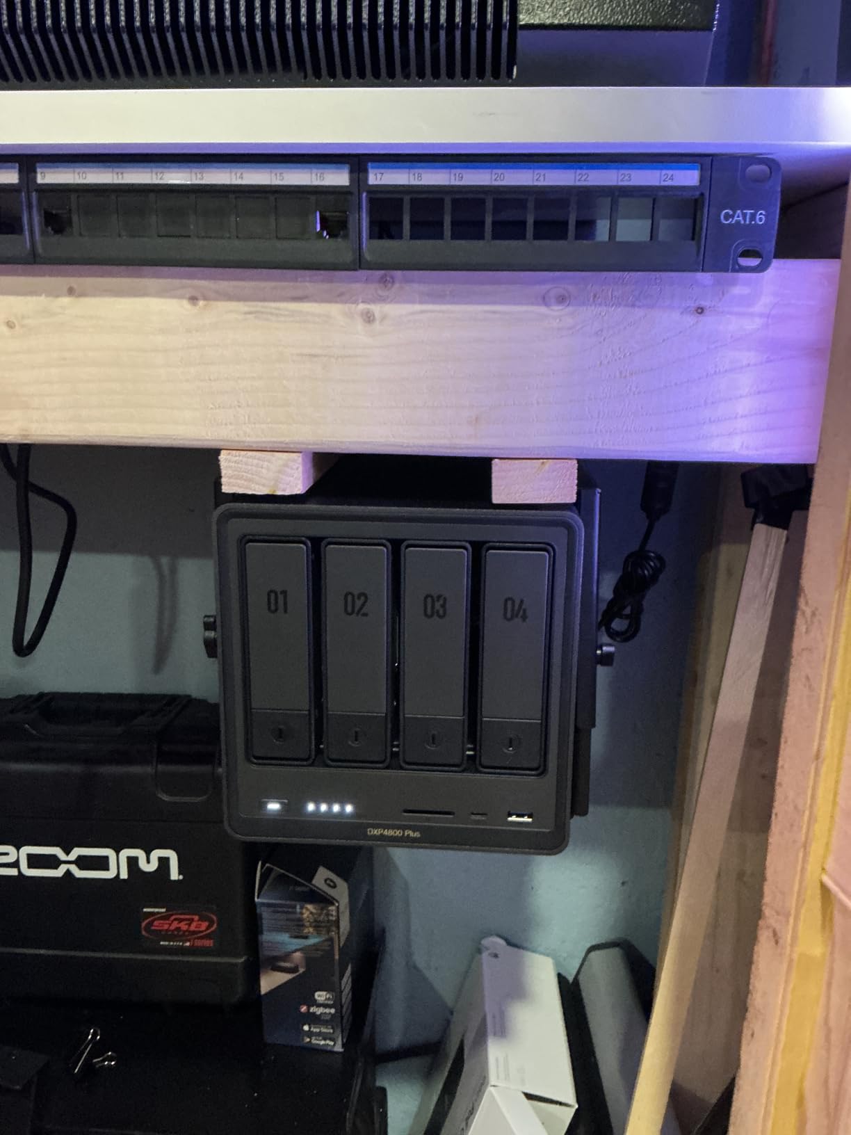 UGREEN NAS DXP480T Plus 4-Bay All-Flash SSD NAS, Intel i5 1235u 10-Core CPU, 8GB DDR5 RAM, Built-in 128G SSD, 10GbE Port, Wi-Fi 6, 4xM.2 NVMe Slots, 8KHDMI, 2xTBT4, Network Attached Storage (Diskless) customer photo 2