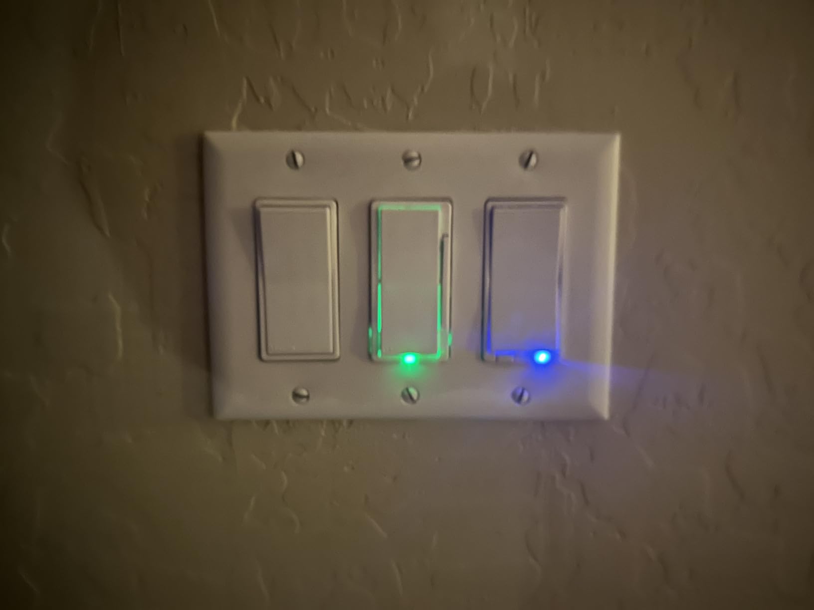 Leviton Decora Smart Dimmer Z-Wave 800 Series, ZW6HD-1RW customer photo 1