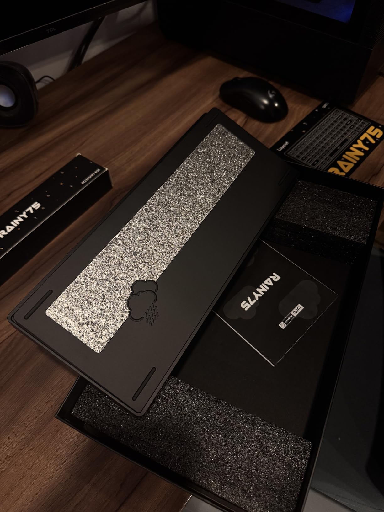 KEEBMONKEY WOBKEY Rainy 75 CNC Aluminum HMX/JWK/Cocoa Switches Triple-Mode Connectivity Mechanical Keyboard with Superior Acoustics, RGB/FR4/Silver SUS304/7000mAh/Cocoa Switch customer photo 1