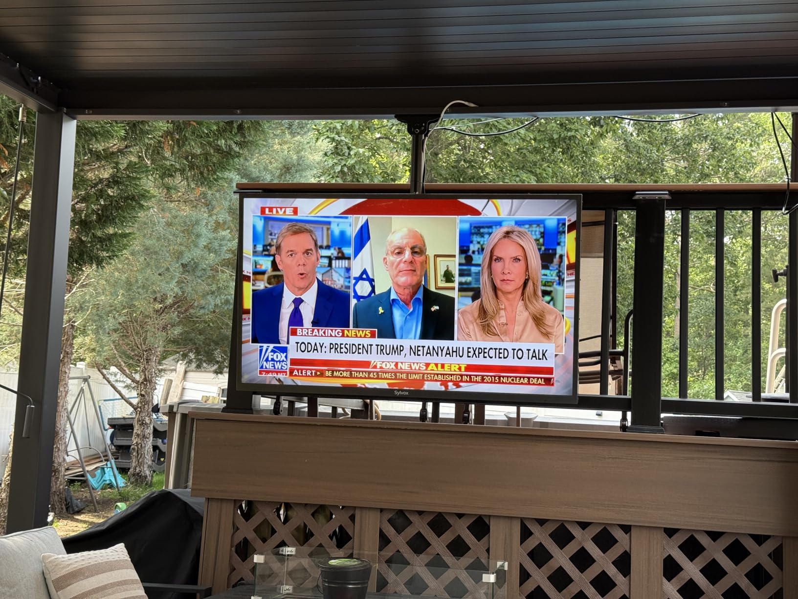 SYLVOX Outdoor TV, 43 inch 2000 Nit High Brightness Smart TVs, 4K Sunlight Readable Display, IP56 Waterproof, Smart TV for Outdoor Households or Commercial Places (Pool Pro 2.0/2024) customer photo 2