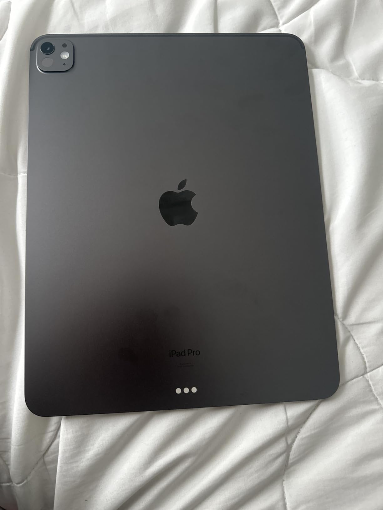 iPad Pro 13-Inch (M4): Built for Apple Intelligence, Ultra Retina XDR Display, 256GB, 12MP Front/Back Camera, LiDAR Scanner, Wi-Fi 6E, Face ID, All-Day Battery Life - Space Black customer photo 2