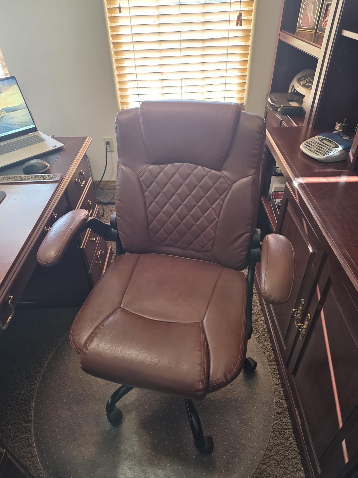 Leather Office Chair, PU Home Computer Desk Chairs with Ergonomic Back Support, 360°Swivel Free，Small Gaming Chair with Wheels and Adjustable Armrests, for Short People Use customer photo 1