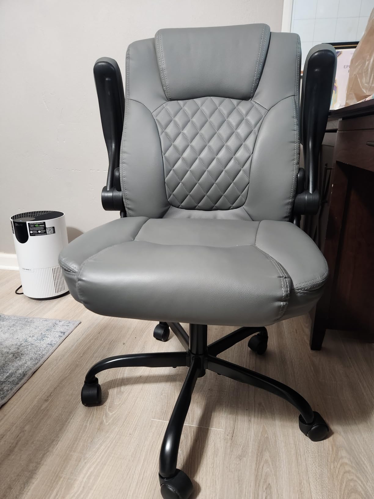 Leather Office Chair, PU Home Computer Desk Chairs with Ergonomic Back Support, 360°Swivel Free，Small Gaming Chair with Wheels and Adjustable Armrests, for Short People Use customer photo 2