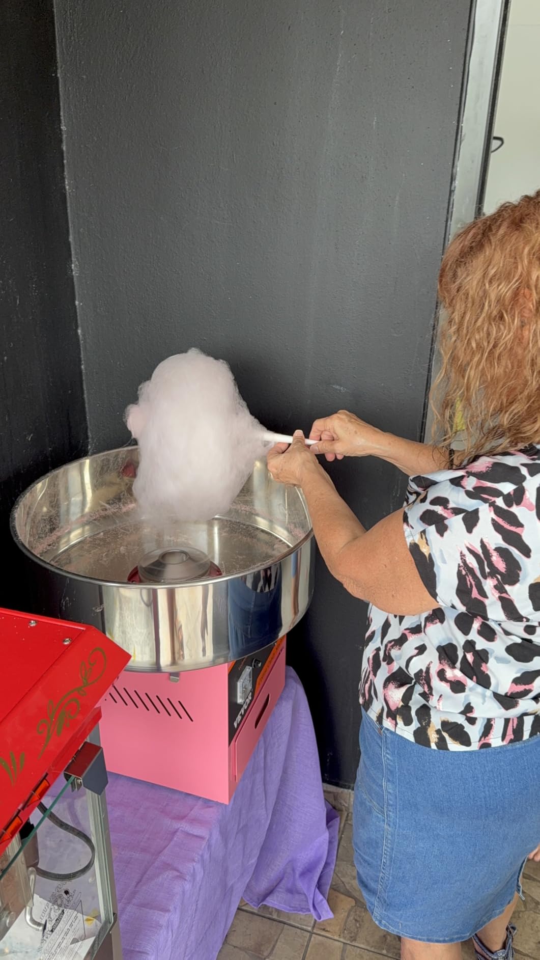 VEVOR Electric Cotton Candy Machine with Cart, 1000W Commercial Candy Floss Maker with Stainless Steel Bowl, Sugar Scoop and Drawer, Perfect for Home, Kids Birthday, Family Party, Blue customer photo 2