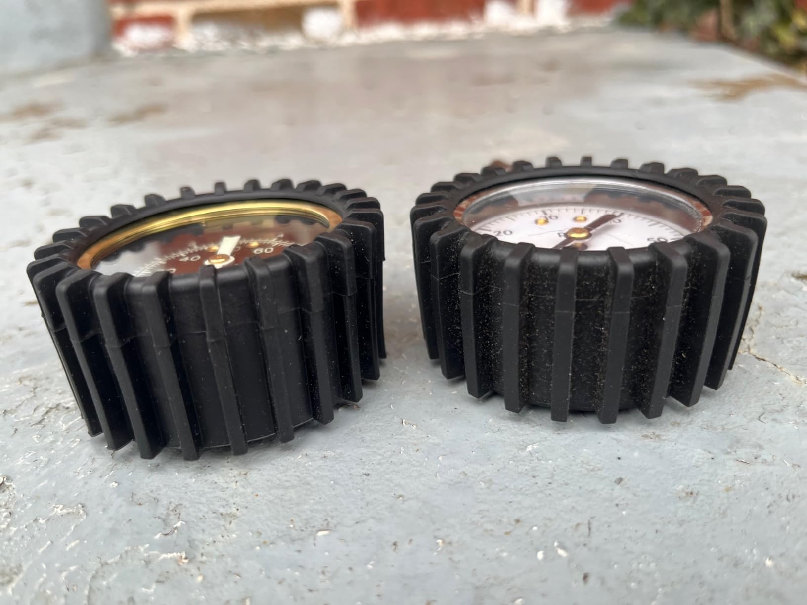 ETENWOLF Tire Pressure Gauge for Cars 0-75 PSI, Air Pressure Gauge with Large Glow Dial, Calibrated to ANSI B40.1 Grade A(Plus-Minus 1%), Tire Gauge for Tire Pressure Car Accessories (Black) customer photo 2