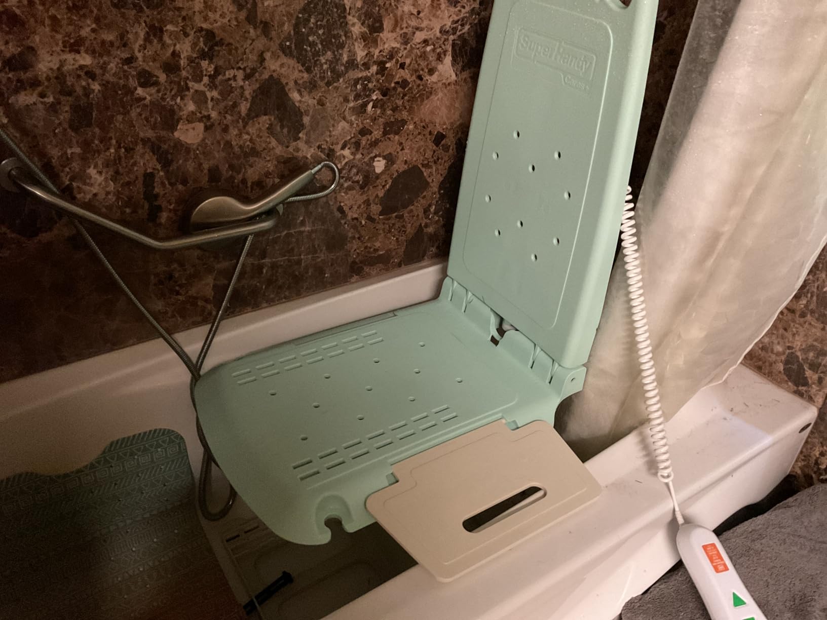 SuperHandy Portable Floor Lift and Bath Lift for Seniors, Foldable, 330 LBS Capacity, IP68 Waterproof, Ergonomic Seat [Patented] customer photo 2