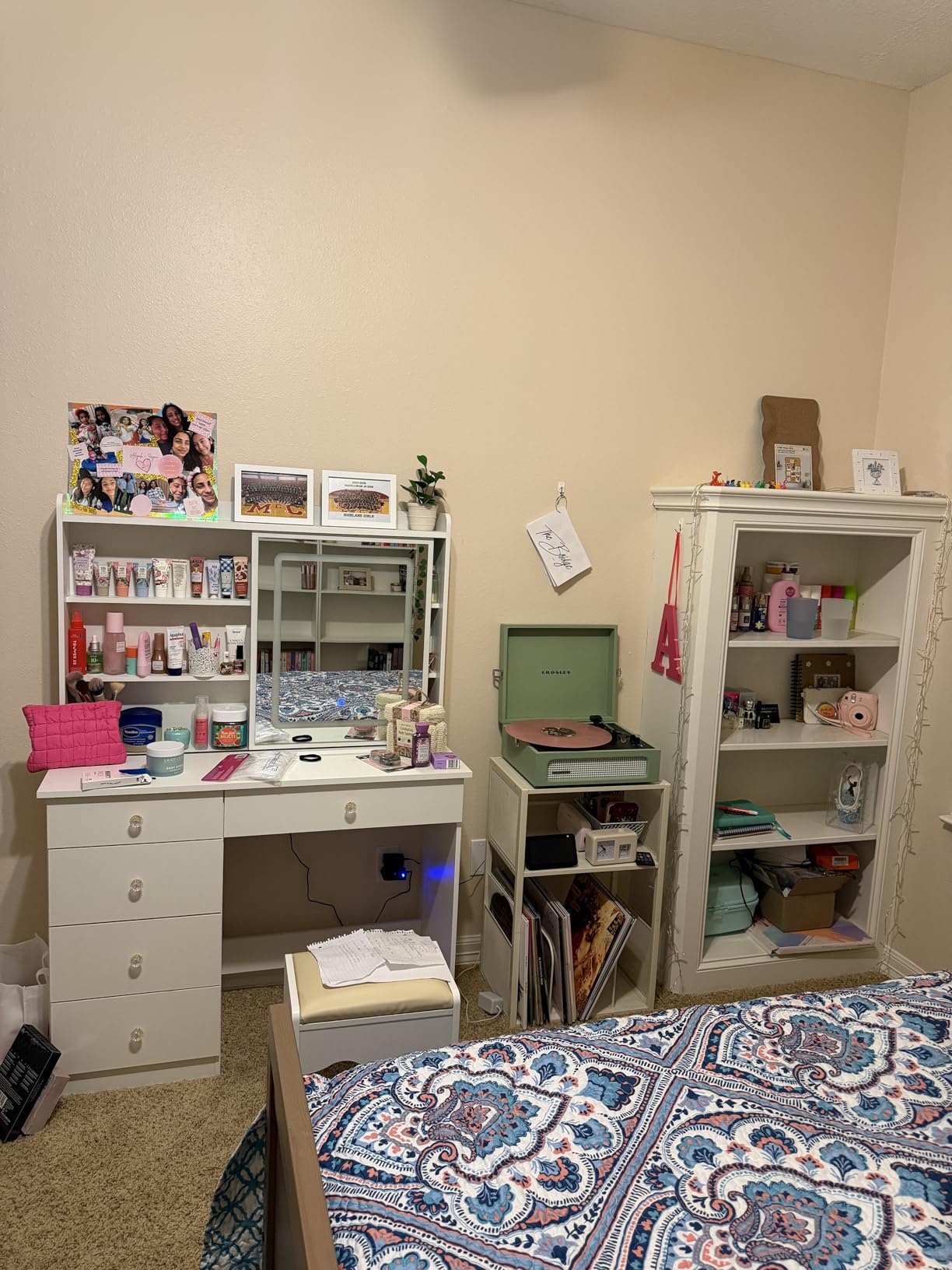 VASAGLE Record Player Stand, 3-Tier Side Table, Vinyl Record Storage up to 100 Albums, End Table for Living Room, Bedroom, Ebony Black ULET275B01 customer photo 2