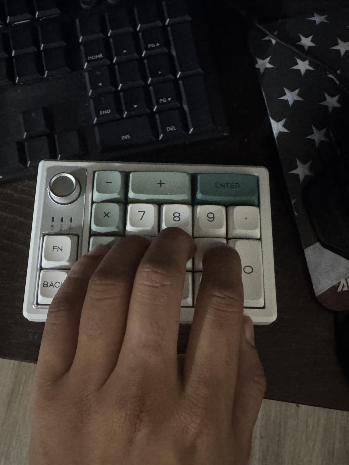 Gasket Creamy Mechanical Numpad Programmable Macro Keypad Wireless 2.4G/Bluetooth 5.0/Wired USB-C RGB Backlit Hot Swappable Number Pad Rechargeable Numeric Keyboard Metal Knob for Win/Mac customer photo 2