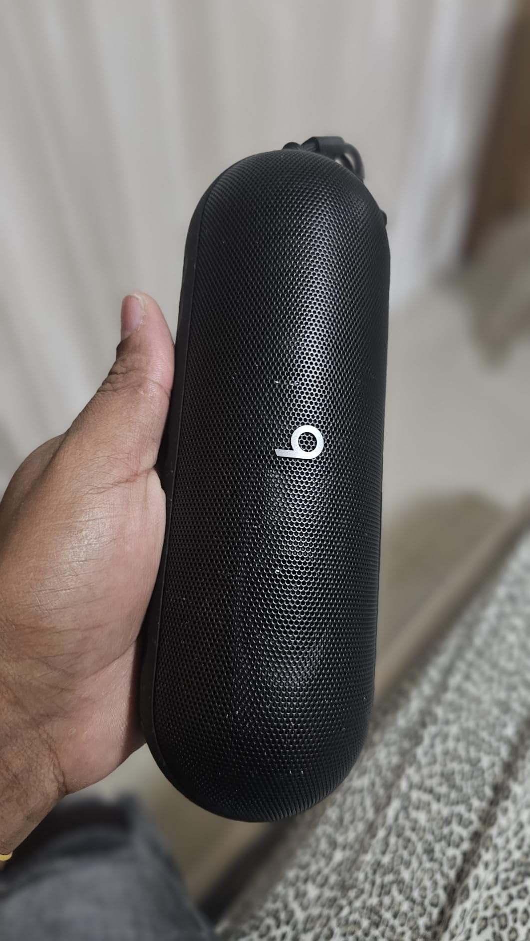 Beats Pill - Portable Bluetooth Speaker- Up to 24H Battery Life, Water Resistant, Bluetooth, Apple & Android Compatible, Seriously Loud Sound customer photo 1