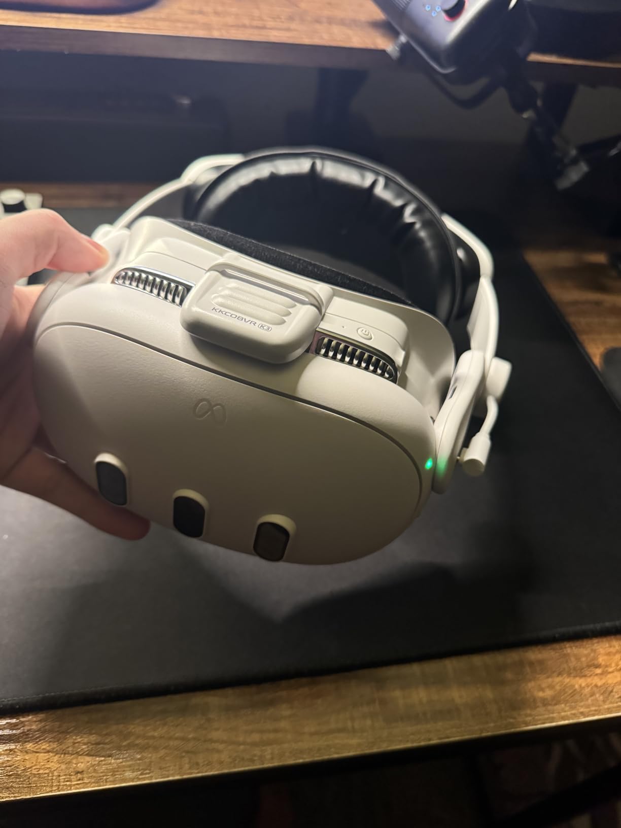 KIWI design K4 Boost Battery Head Strap for Meta Oculus Quest 3/3S, Adjustable VR Headband Accessories with Dual Charge, Extend Playtime & Reduce Facial Stress for Kids and Adults customer photo 2