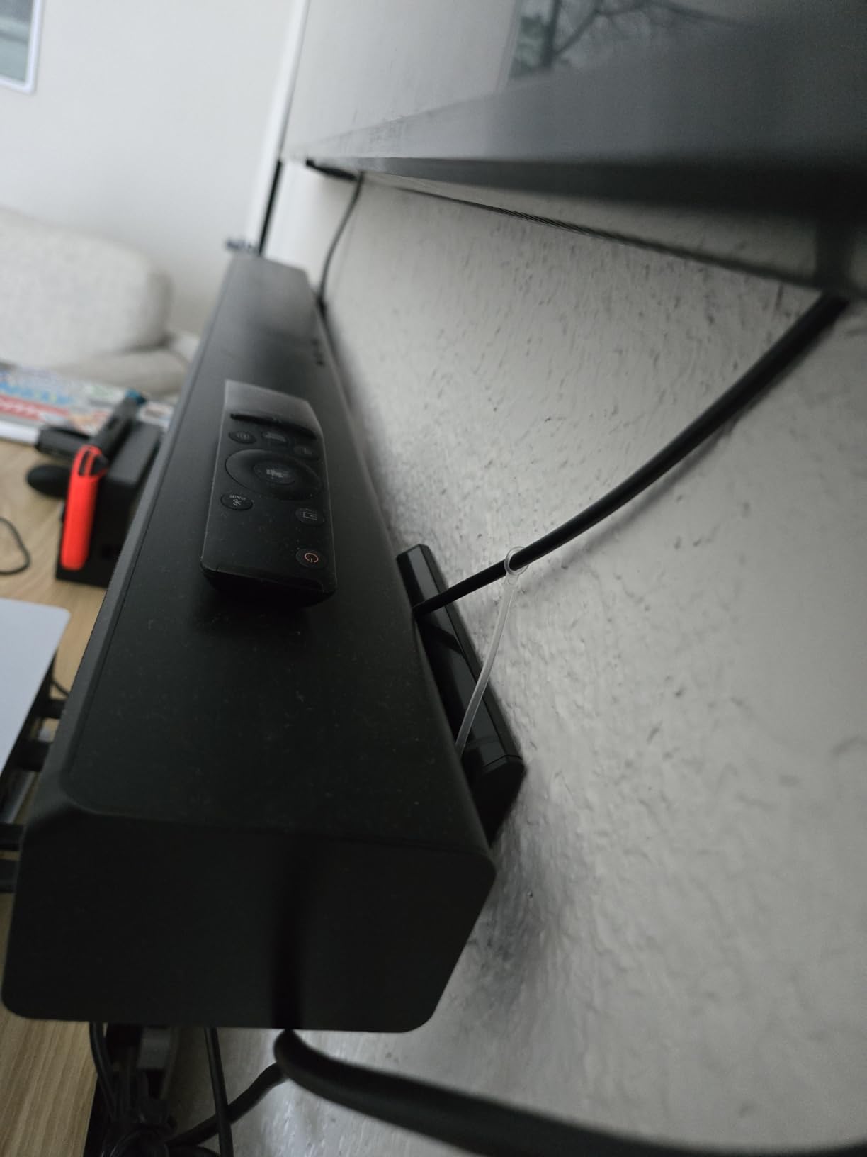 HangSmart TV Soundbar Mount NO Stud & NO Drill Easy Install, DIY Universal Sound Bar Wall Mount Bracket, Holds up to 50LBS, Adjustable fits Most Soundbars (Black) customer photo 2