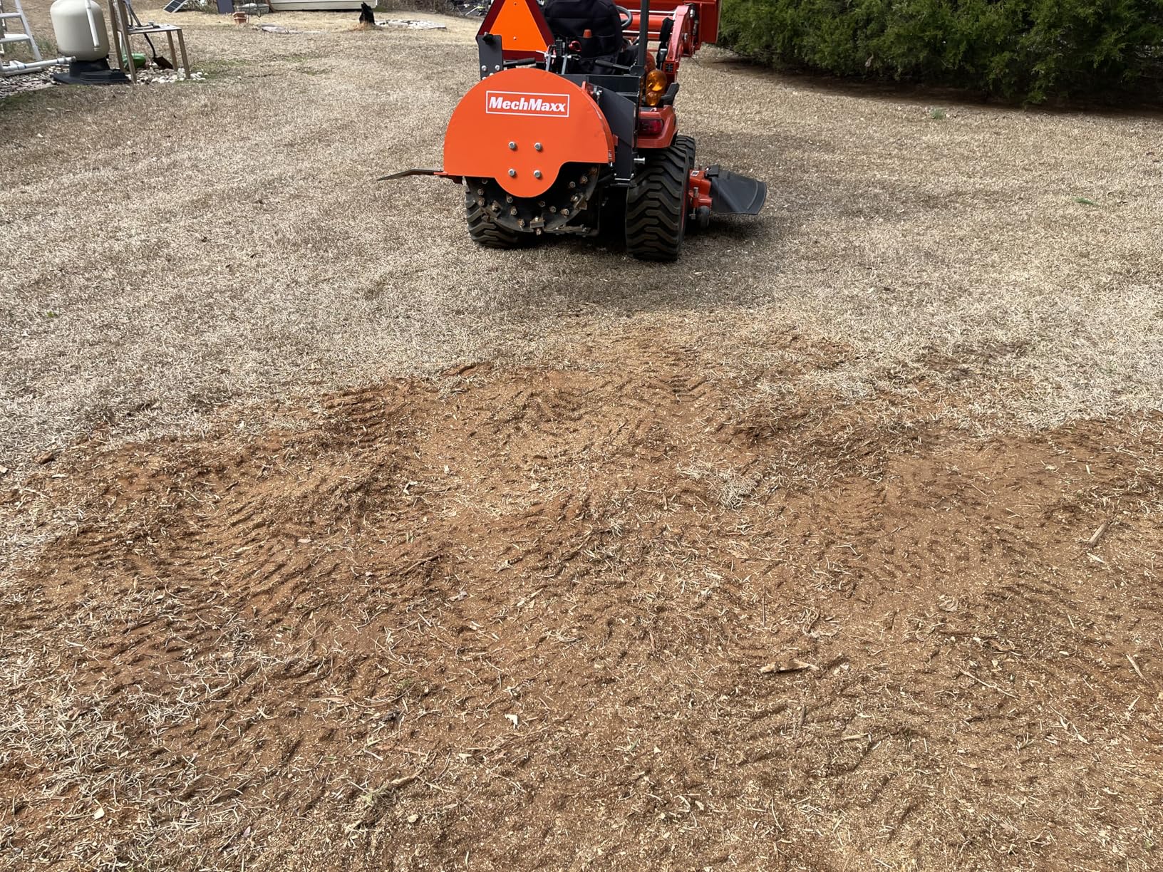 MechMaxx Heavy Duty 3-Point PTO Powered Stump Root Grinder For 15-45HP Tractors With 34 Carbide Teeth, 6'' Cutting Depth, 24'' Flywheel Diameter, Model SG24 Orange customer photo 2