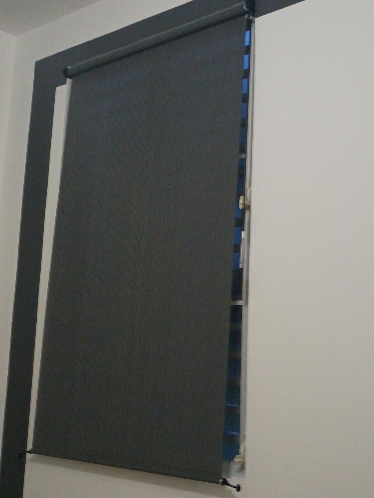 Amagenix Outdoor Roller Shades 8'(W) X 8'(H), Exterior Cordless Patio Shades Roll Up Outdoor Blinds with 90% UV Protection, Two-Section Poles with One-Piece Fabric, Mocha customer photo 1