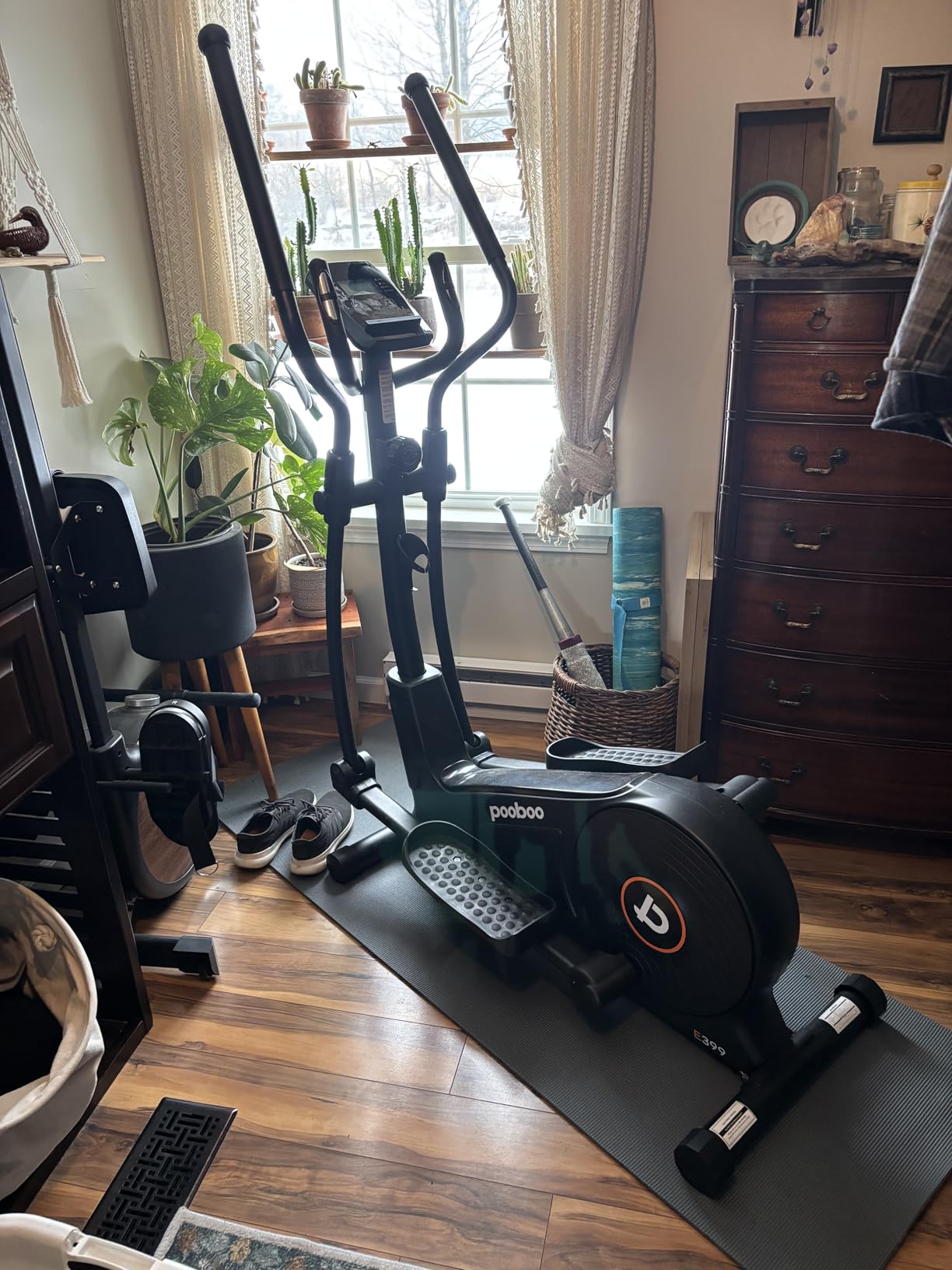 pooboo Elliptical Machine with 16-Level Resistance, 15.5-17IN Stride, 350LBS Weight Capacity customer photo 2