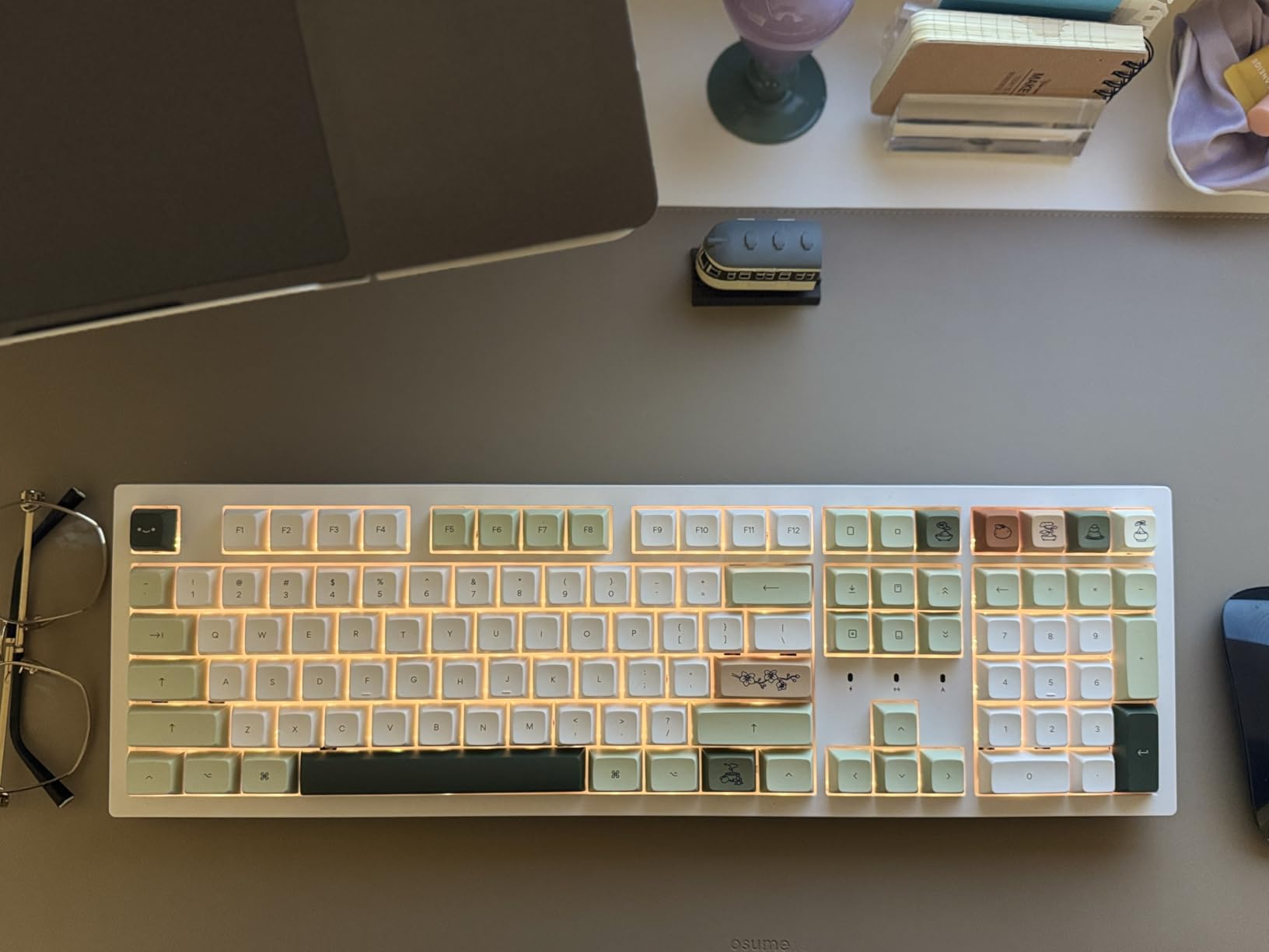 Keychron K10 Max Wireless Custom Mechanical Keyboard, QMK 2.4 GHz Bluetooth Full-Size with Hot-swappable Keychron Super Banana Switch Compatible with Mac Windows Linux (RGB Backlit) customer photo 1