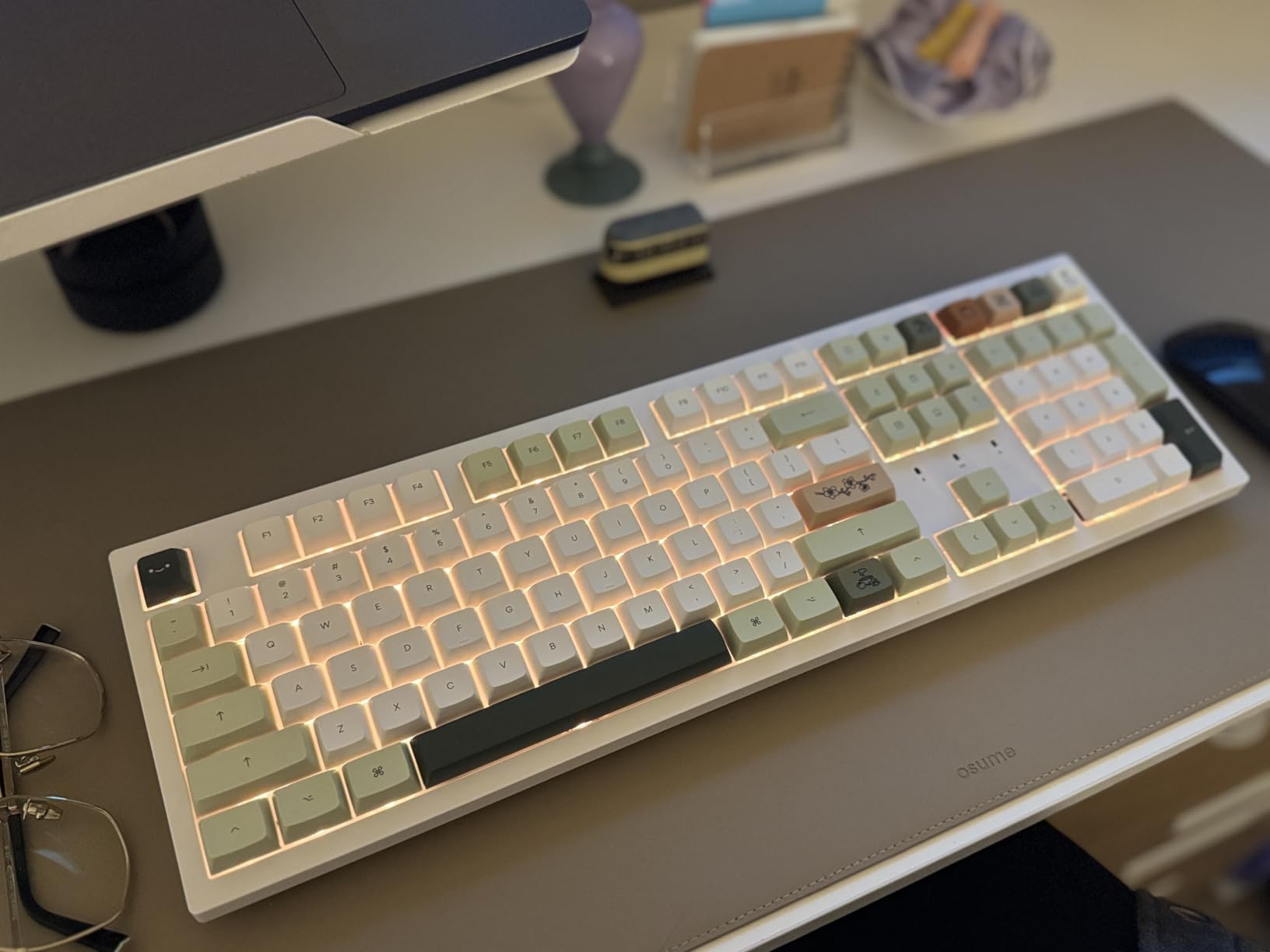 Keychron K10 Max Wireless Custom Mechanical Keyboard, QMK 2.4 GHz Bluetooth Full-Size with Hot-swappable Keychron Super Banana Switch Compatible with Mac Windows Linux (RGB Backlit) customer photo 2