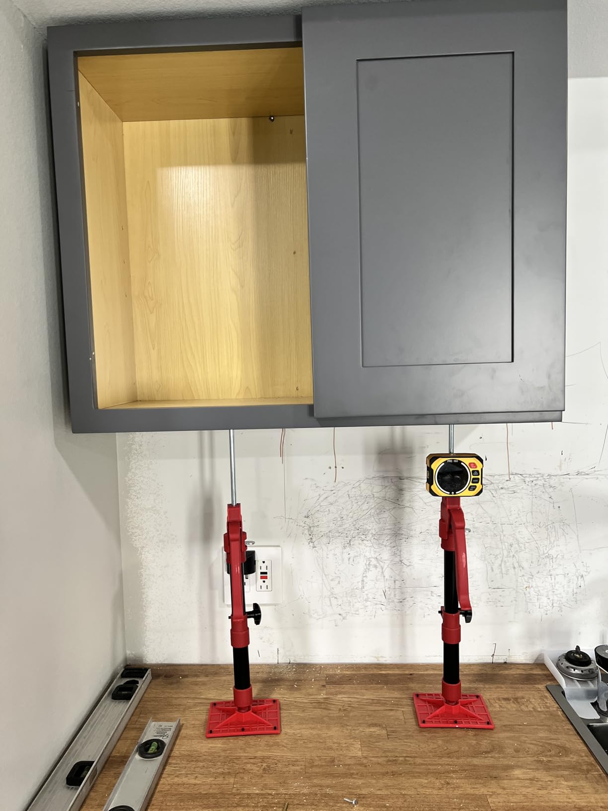 PREXISO 3-in-1 Multi Surface Laser Level with Digital Angle Gauge Magnetic, Rechargeable Digital Level with Wall Mount Base customer photo 2