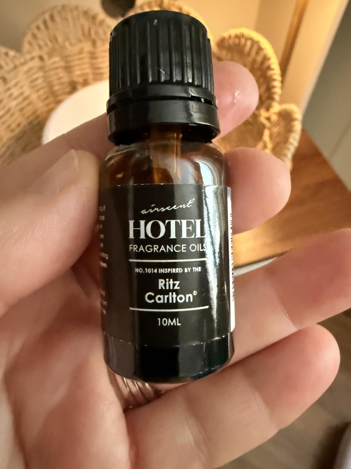 20-Hour Long-Lasting Aromatherapy, 500ML Large Essential Oil Diffuser: Ultrasonic Cool Mist Humidifier with Remote Control, 7 Color Lights, Timer, Auto-Off for Home/Bedroom/Yoga (Minimalist White) customer photo 1