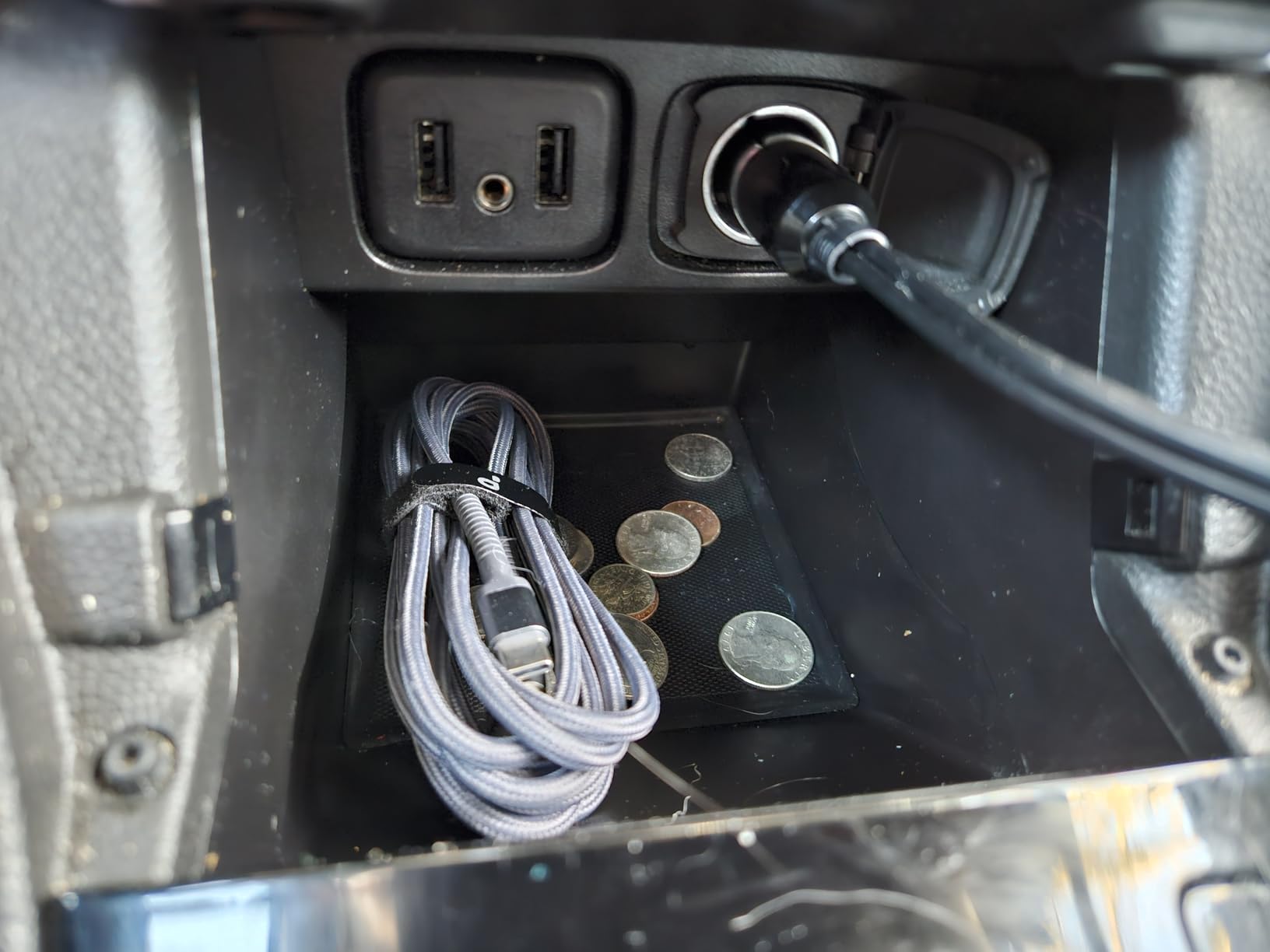 200W Car Power Inverter DC 12V to 110V AC,Cigarette Lighter Adapter Plug with [65W USB-C]/USB-Fast Charger 24W/Multiple USB/Laptop car Charger with Voltage Display customer photo 1