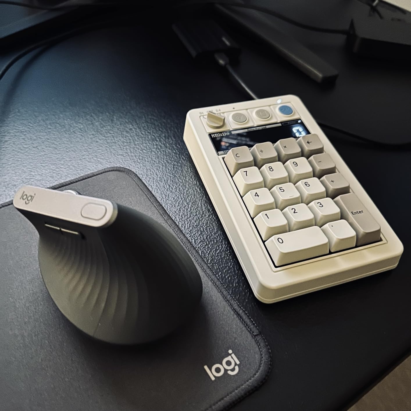 8Bitdo 18 Key Retro Mechanical Numpad, Supports PC & Standard Calculator Mode, Hot-swappable, PC Calculator Shortcut Button, Bluetooth/2.4G/Wired for Windows and Android - M Edition customer photo 2
