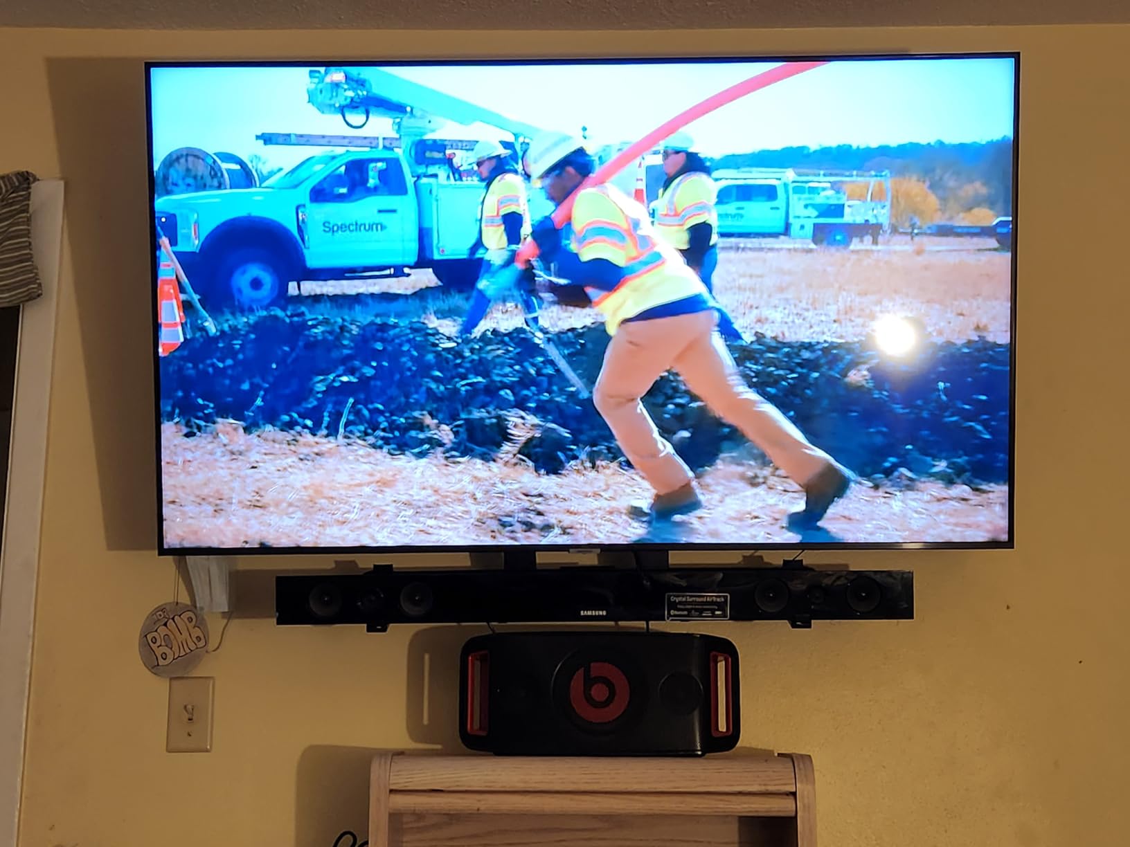 USX MOUNT Soundbar Mount for Samsung, Sony, LG, Vizio, Bose, Onn & More Sound Bar Mounts customer photo 1