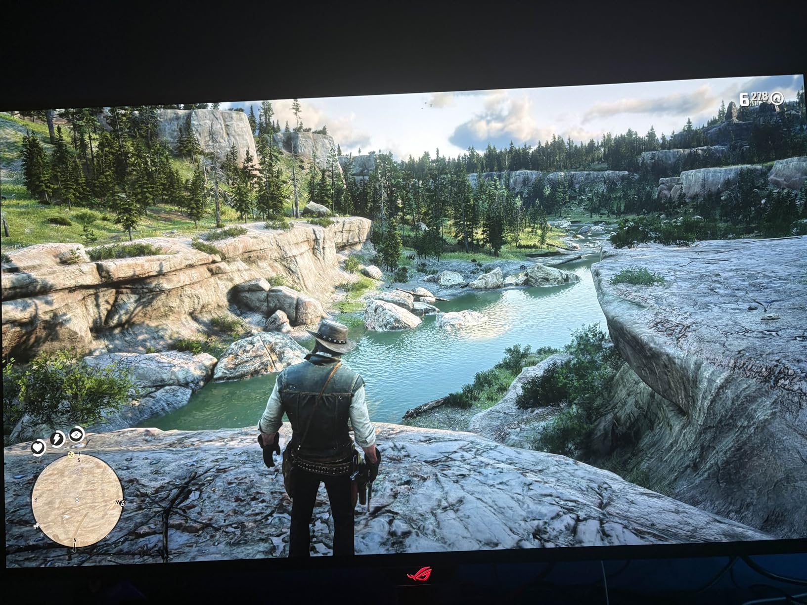 ASUS ROG Swift 32-inch 4K OLED Gaming Monitor (PG32UCDP) - WOLED, Dual Mode (4K 240Hz, FHD 480Hz), 0.03ms, G-SYNC Compatible, Custom Heatsink, 99% DCI-P3 customer photo 2