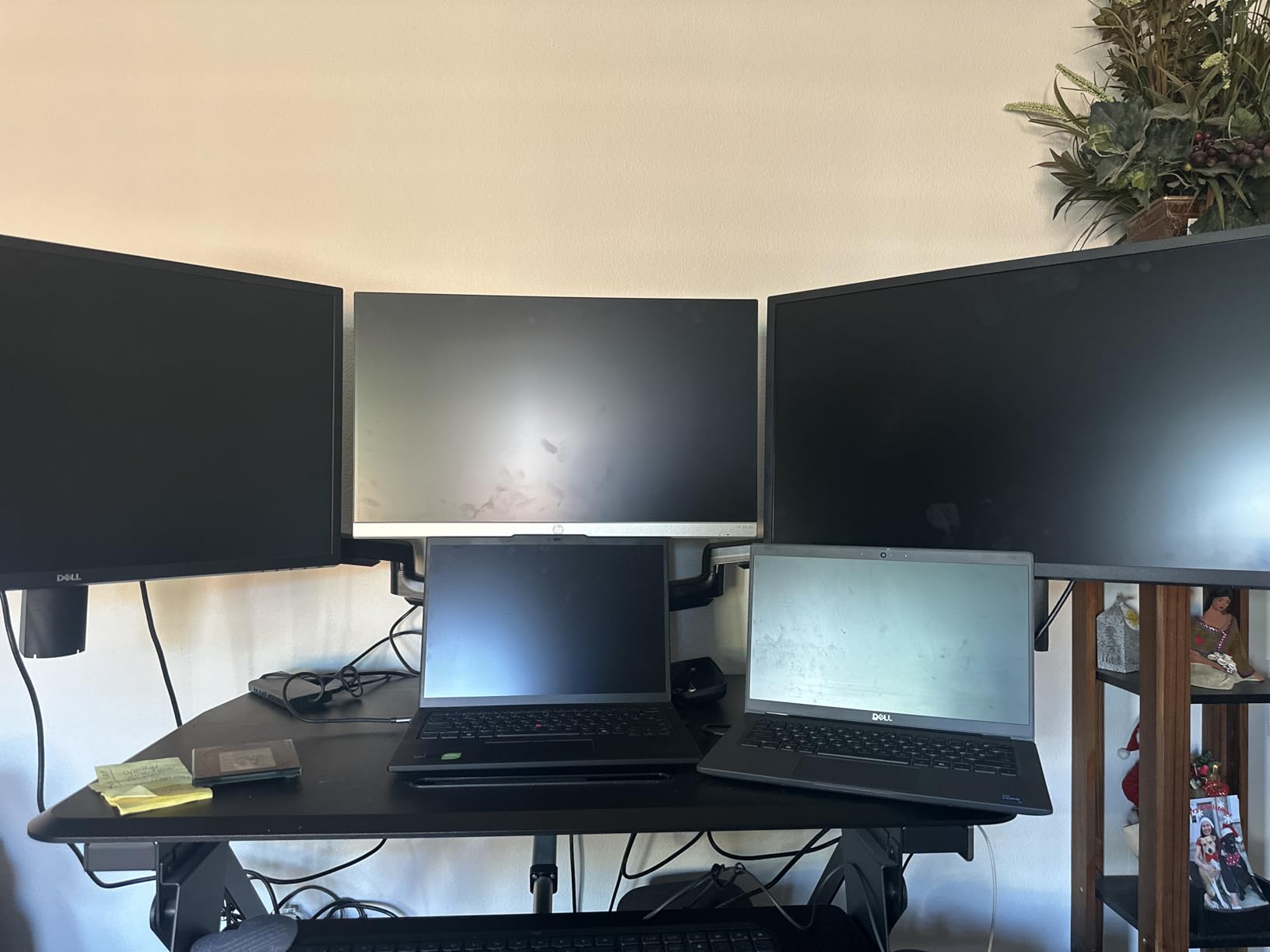 ErGear Triple Monitor Mount for 13-27 inch Screens, Premium Aluminum Triple Monitors Stand up to 17.6 lbs, Sturdy 3 Monitor Desk Mount with Swivel, Tilt, Rotation, Max VESA 100x100mm customer photo 1