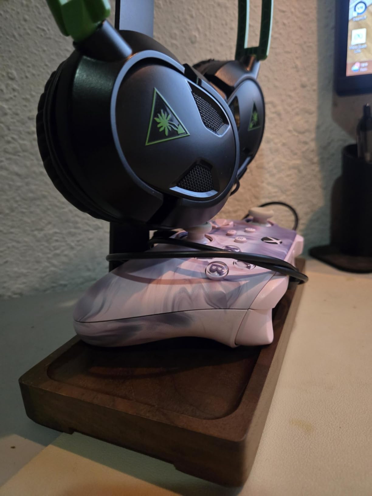 Walnut Headphone Stand, Wooden Headset Stand for Desk, Wood Gaming Headphone Holder with Storage Base for Airpod max, Bose, Razer, Sennheiser, Jabra, JBL, AKG, Vintage Gift for Men customer photo 1