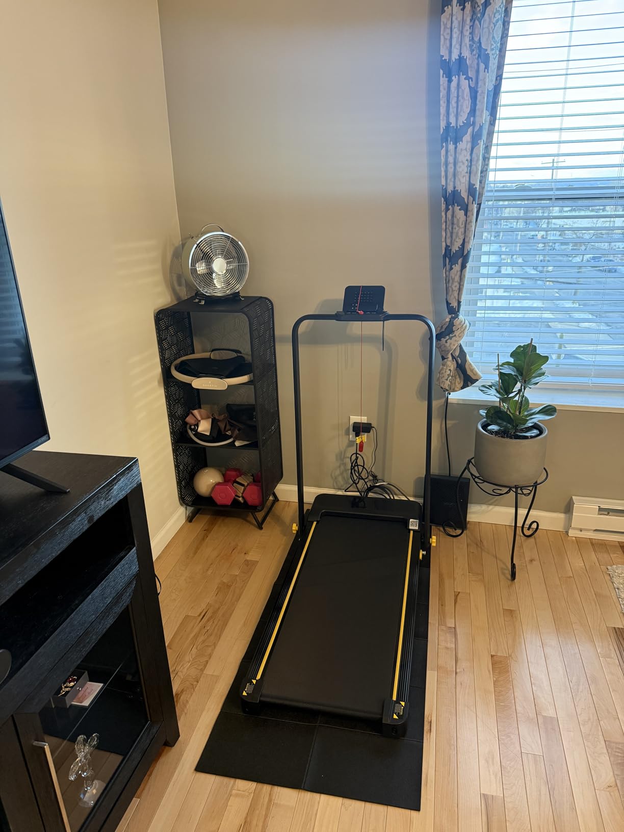 Foldable Treadmill with Incline, Walking Pad with Handle Bar 3 Level Incline, Portable Folding Treadmills for Home/Office 300 Lbs Capacity, Quiet Desk Treadmill with Remote Control & APP customer photo 2