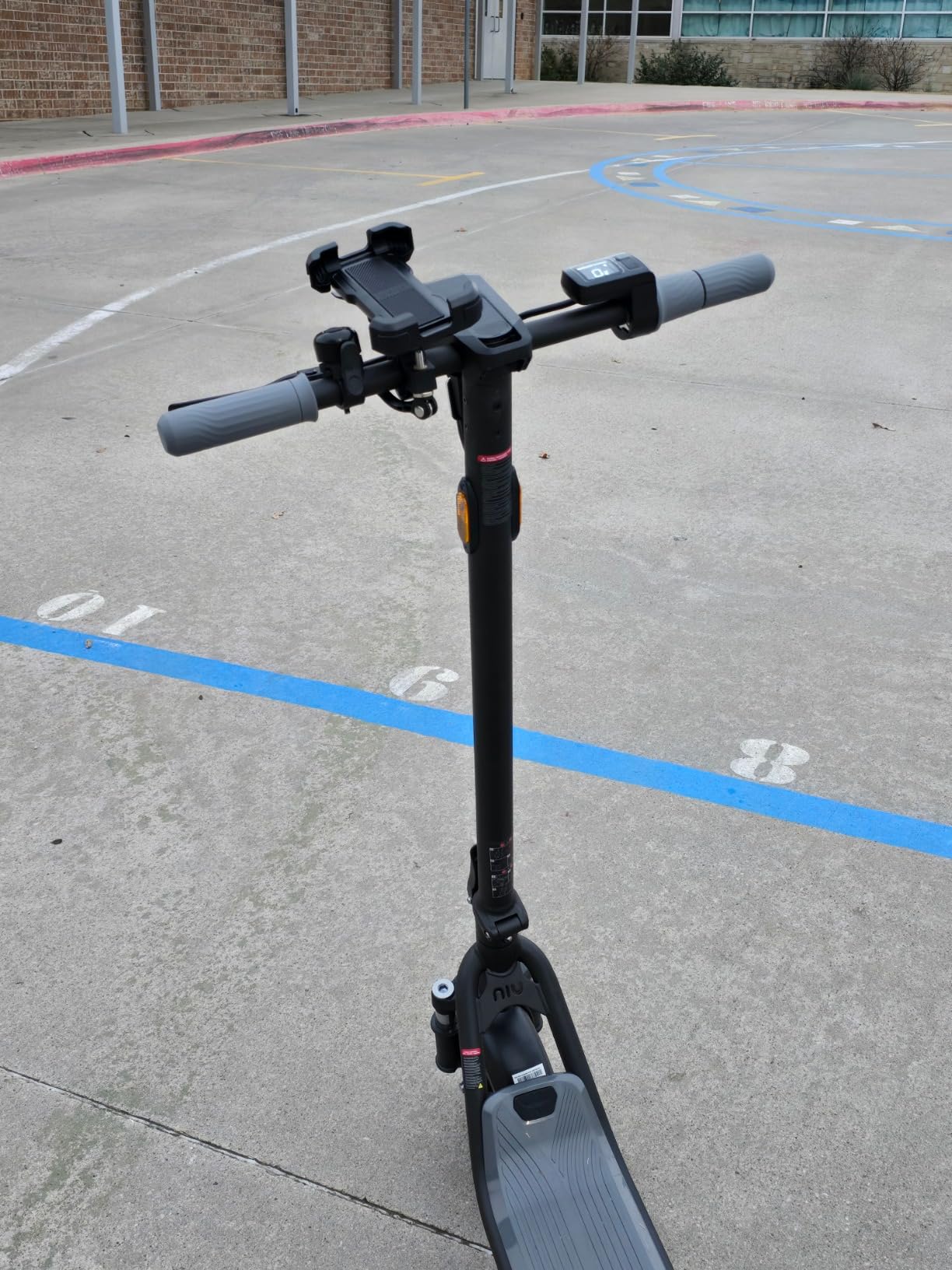 NIU 100P/100F/300P/300X Electric Scooter Adult - E Scooter with Suspension, 600-1000W Peak Power, 18-37.3 Miles Max Range, Top Speed 17.4-23.6MPH, Commuting E-Scooter customer photo 2