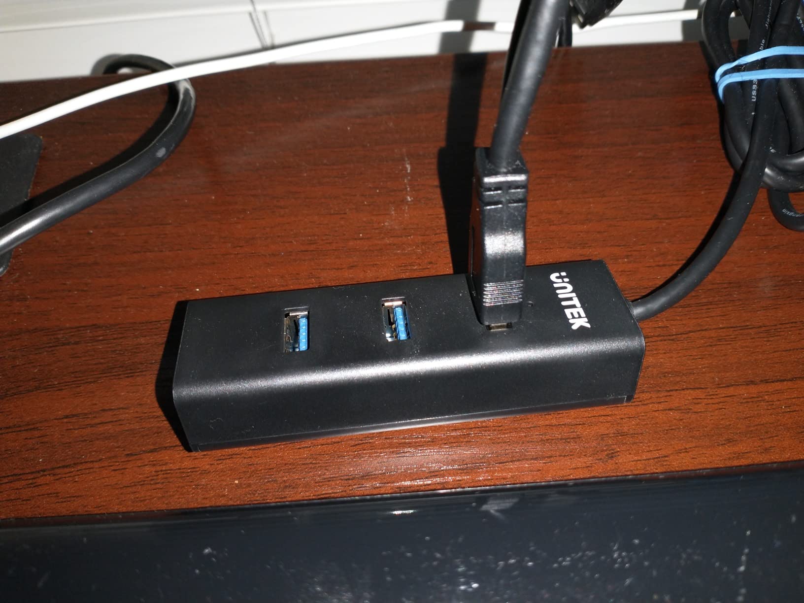 Unitek KVM Switch 2 Monitors 2 Computers 4K@60Hz HDMI+Displayport Dual Monitor KVM Switches 3 USB Ports for Sharing Keyboard Mouse Hard Drives Mic Headset 2 USB-B Cable DC 5V Adapter Controller customer photo 1