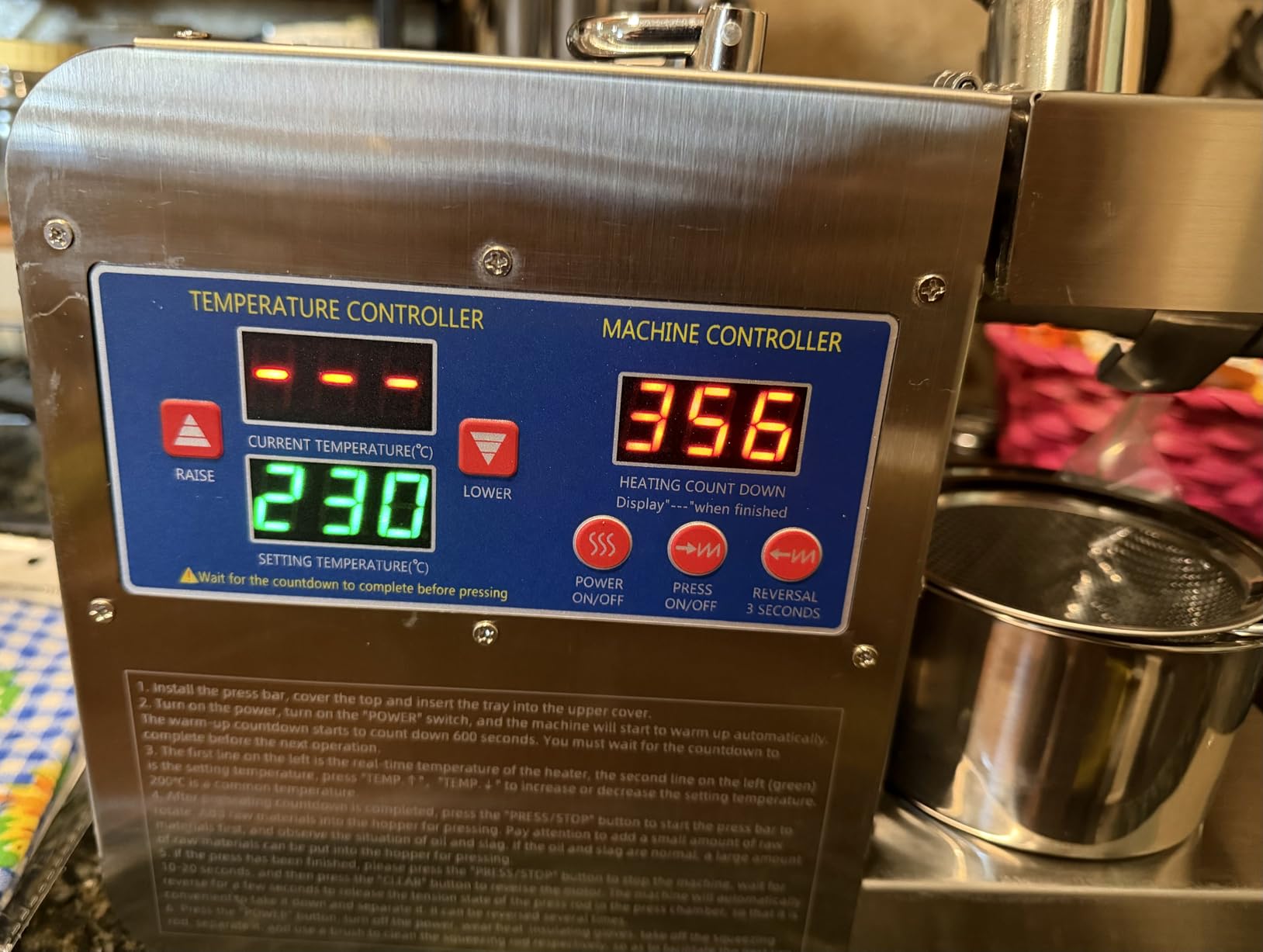 Oil Press Machine, 820W Home Commercial Automatic Oil Press Extractor, Steel Stainless Electric Cold & Hot Press Oil Expeller for Peanut Sesame Soybean Sunflower Seeds Walnuts customer photo 1