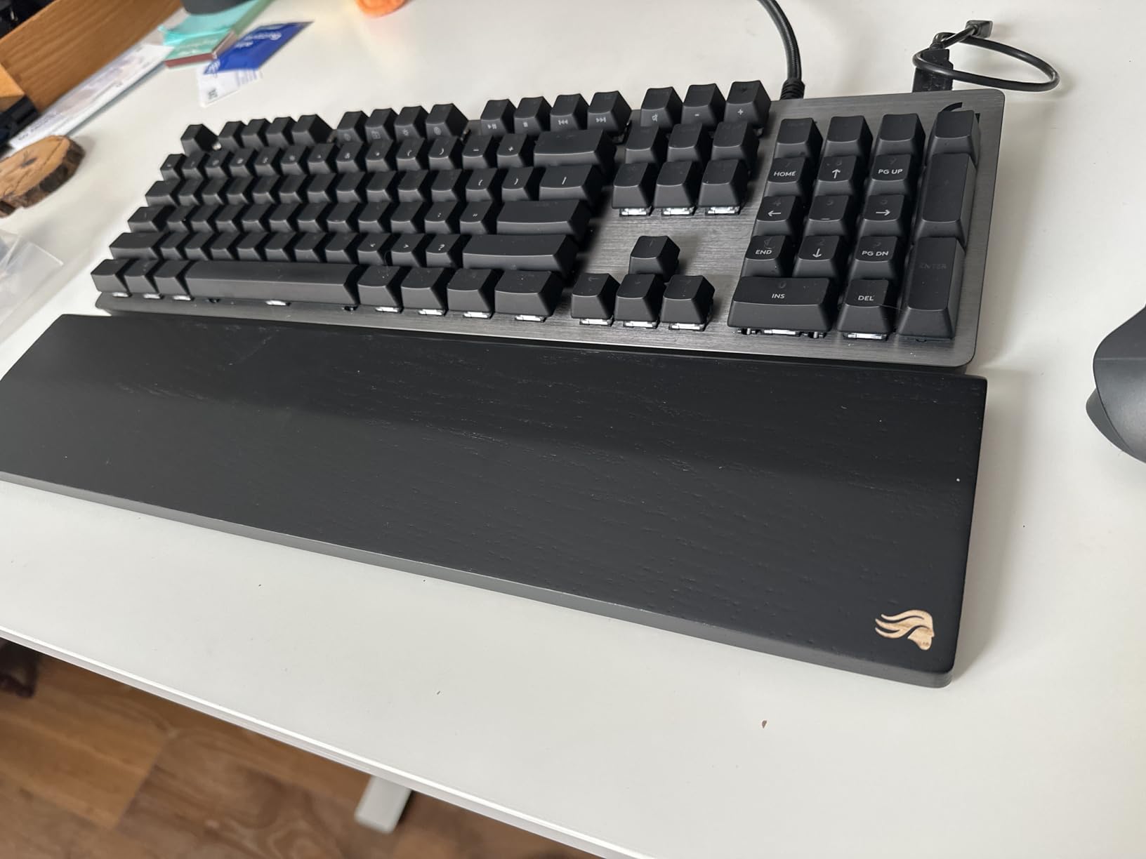 Glorious Gaming Wooden Keyboard Wrist Rest (Full Size) - White Ash Wood, Medium-Coarse Grain, Anti-Slip Rubber Base customer photo 1