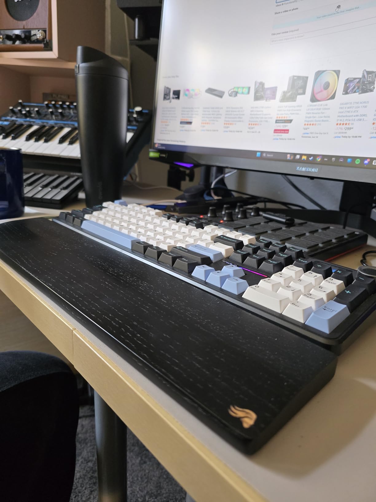 Glorious Gaming Wooden Keyboard Wrist Rest (Full Size) - White Ash Wood, Medium-Coarse Grain, Anti-Slip Rubber Base customer photo 2