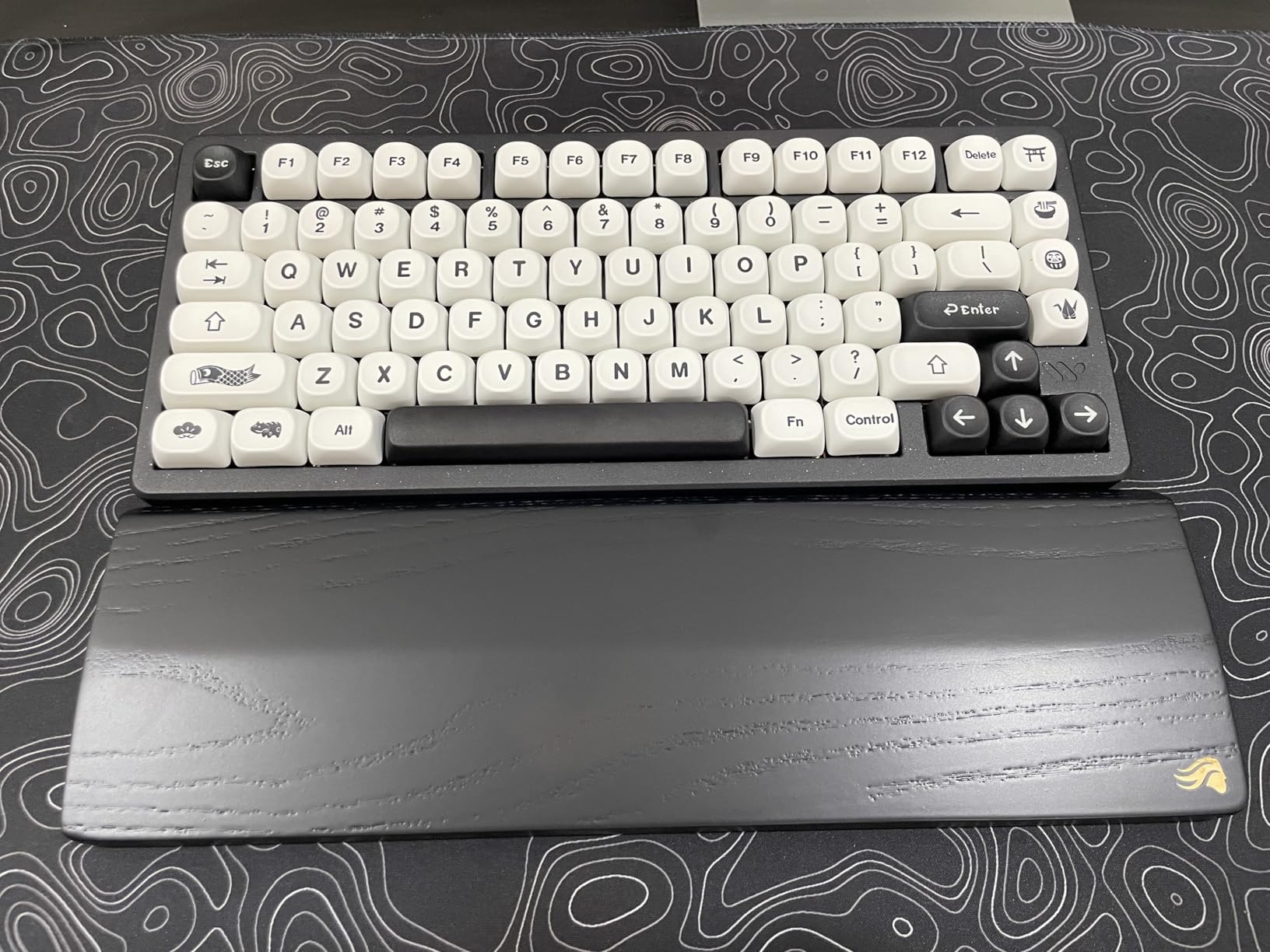 GLORIOUS Gaming Wooden Keyboard Wrist Rest (Compact) - White Ash Wood, Medium-Coarse Grain, Smooth Surface customer photo 1