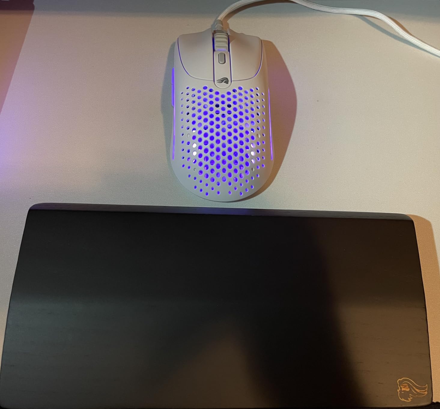 GLORIOUS Gaming Wooden Keyboard Wrist Rest (Compact) - White Ash Wood, Medium-Coarse Grain, Smooth Surface customer photo 2