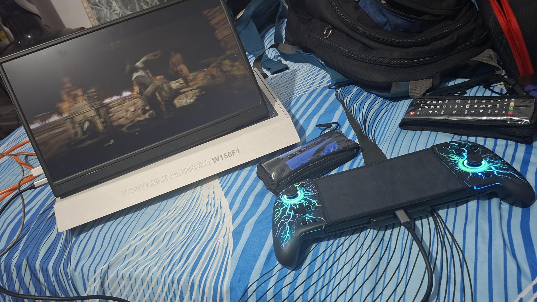 WGK 15.6 inch Portable Monitor 1080P FHD Travel Display HDMI/USB-C Compatible with Laptops, Desktops, Phones, PS, Mac, Xbox, Switch customer photo 2