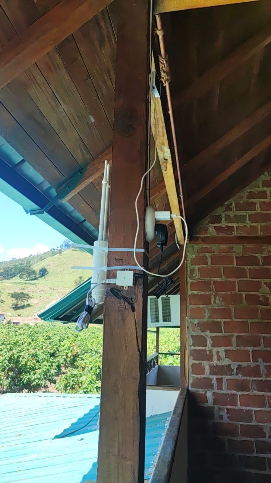 WAVLINK AC600 Outdoor WiFi Extender, Dual Band Long Range WiFi Extender with PoE, IP67 Weatherproof, 2x7dBi Detachable Antennas customer photo 2