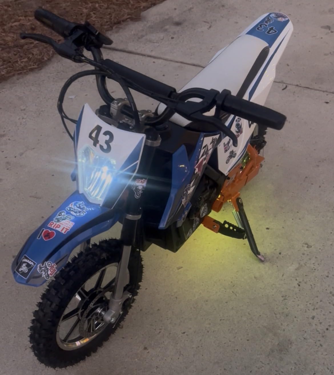 Blitzshark 36V 650W Kids Electric Dirt Bike Off-Road Motocross Ultra Powerful Motorcycle, with 17MPH MAX Speed, Rubber Tire, Twist Grip Throttle, Leather Seat, Dual Suspension & Brakes, SRK-MC20 Pro customer photo 1