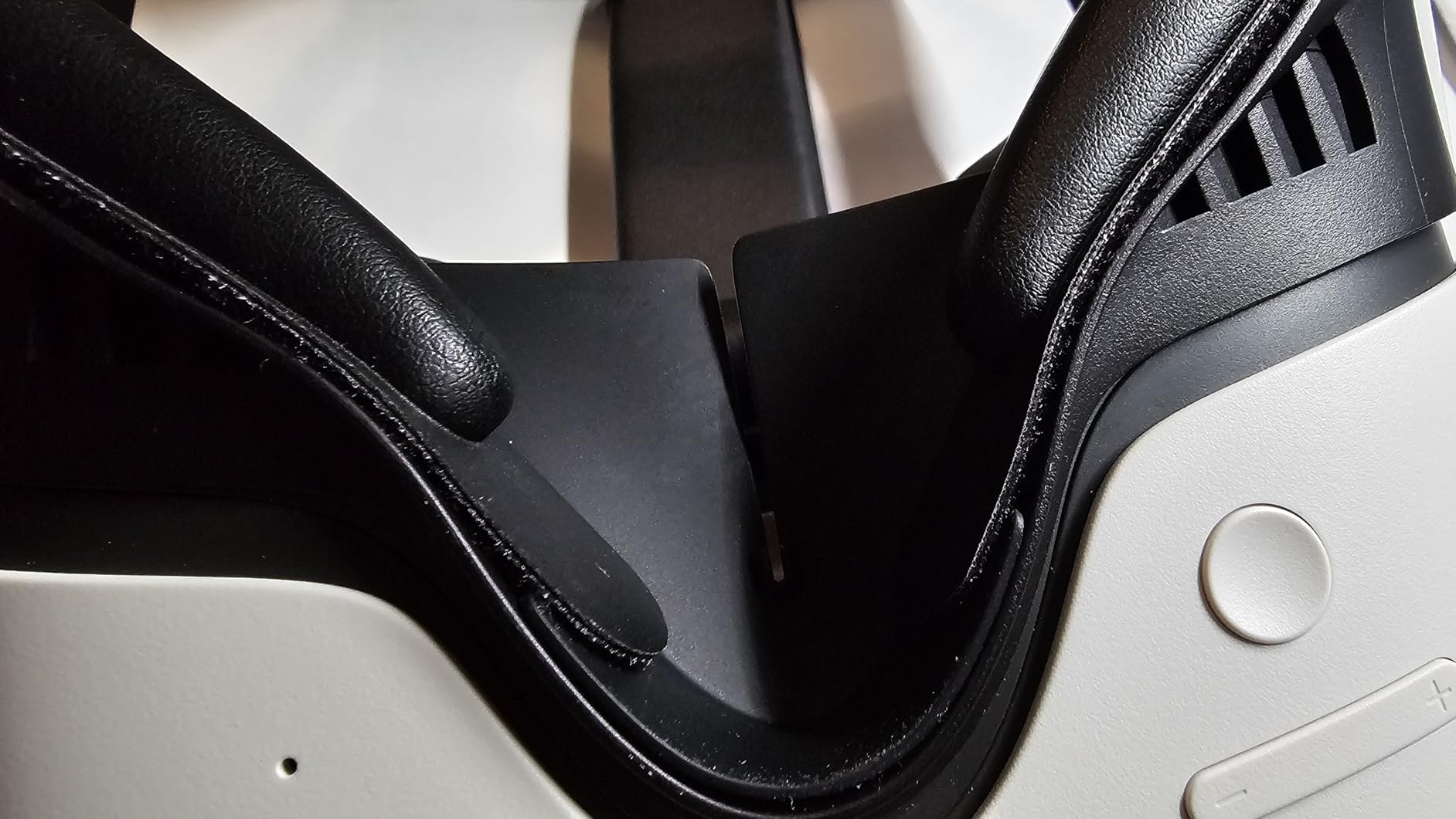 Kiwi Design V4 Facial Interface Face Pads Compatible with Oculus/Meta Quest 3S, NOT Compatible with Meta Quest 3 customer photo 2