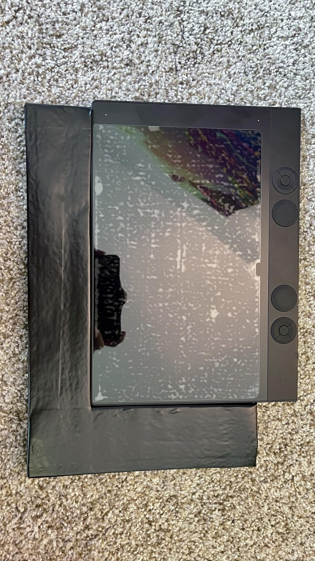 Wacom Intuos Pro Small Bluetooth Professional Graphic Drawing Tablet with Pro Pen 3, Compatible with Mac, Windows - 2025 Edition customer photo 1