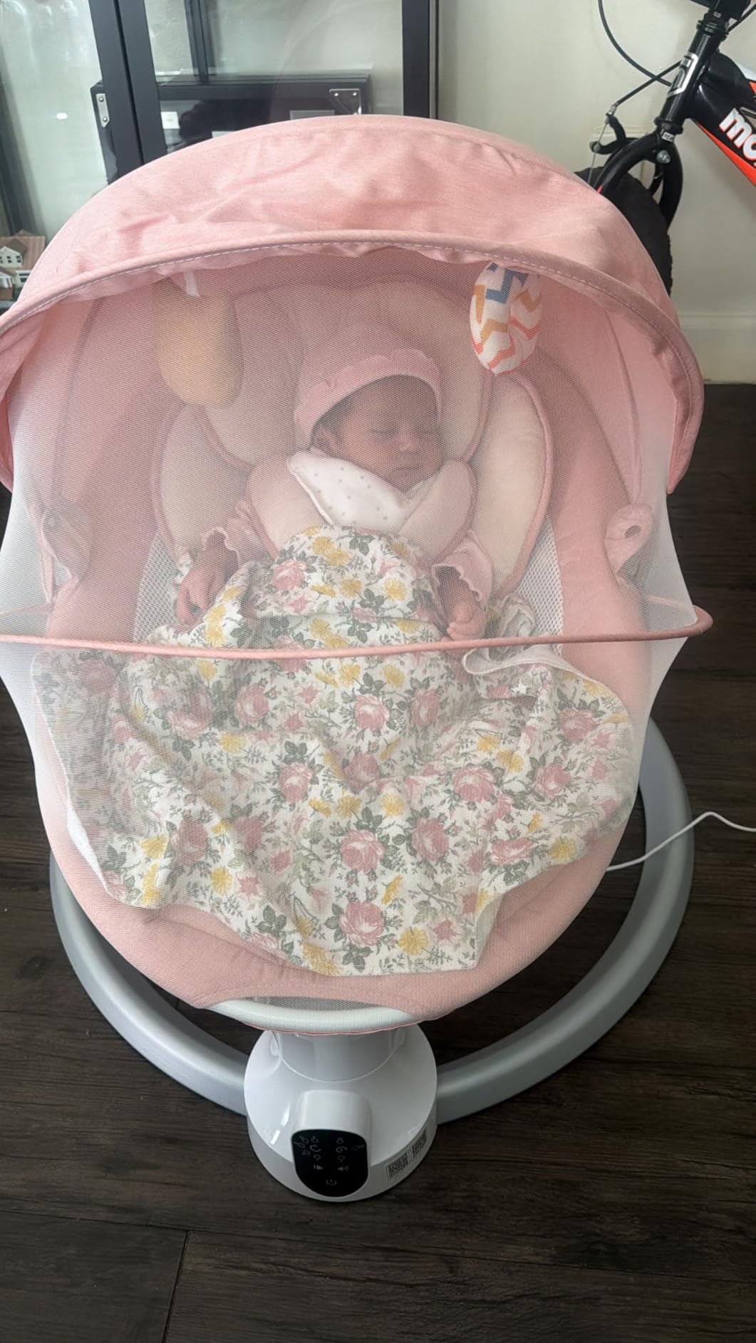 Baby Swings for Infants - Exclusive App & Bluetooth Function, Electric Baby Swing with 5 Point Harness & 5 Sway Speeds, 10 Preset Lullabies, Portable Infant Swing for Indoor/Outdoor (Light Gray) customer photo 1