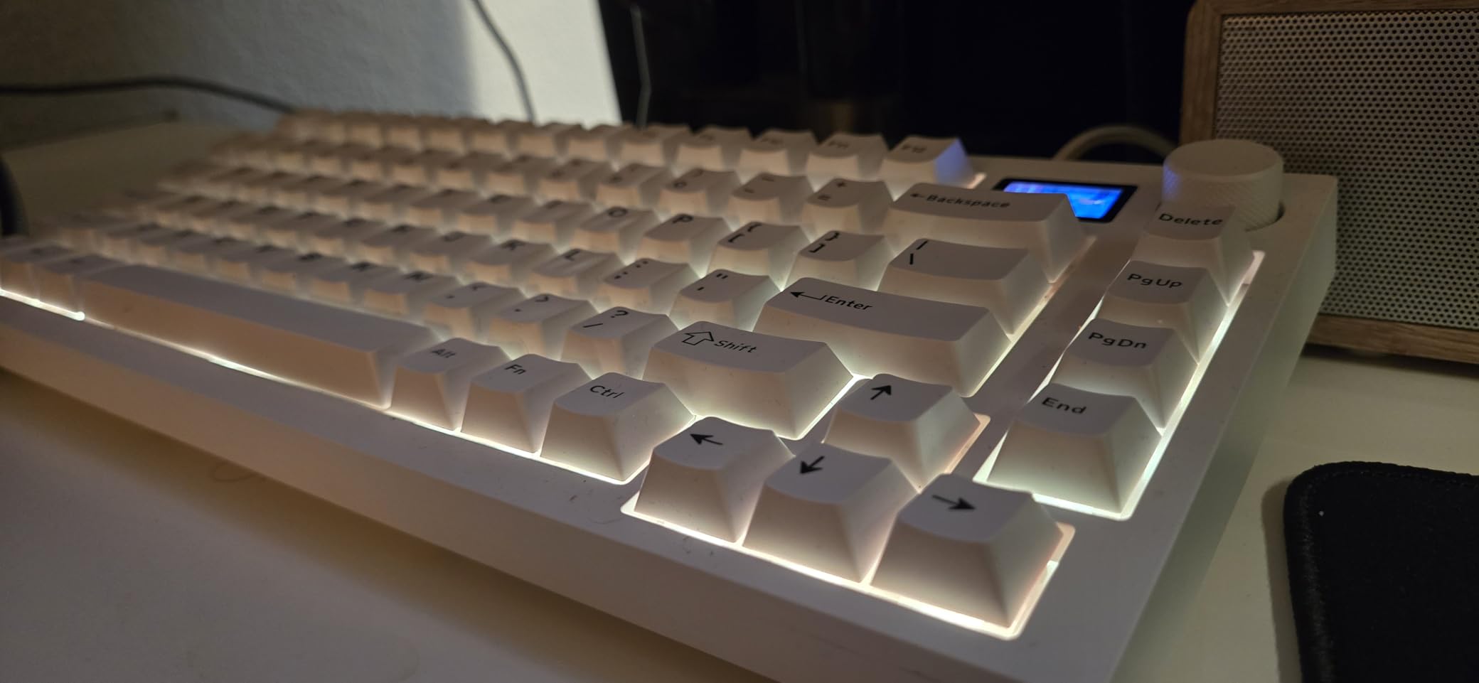 TECWARE Spectre 75 Mechanical Gaming Keyboard | Customizable LCD Screen Display & Knob | Tri-Mode Wireless Bluetooth 2.4GHz | Gasket Mount Hot Swappable | Black Candy Red Linear Switches customer photo 1